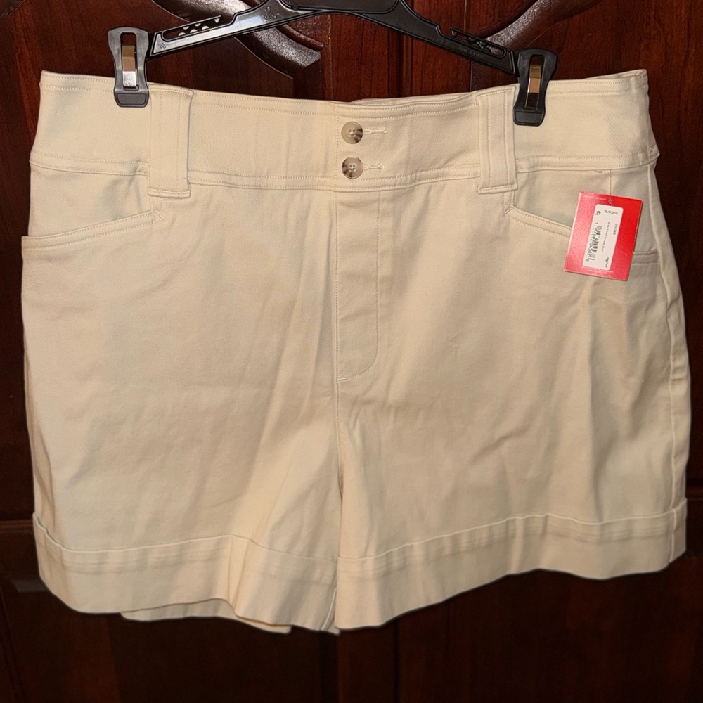 SPANX *New* Classic High-Rise Cream Women's Shorts